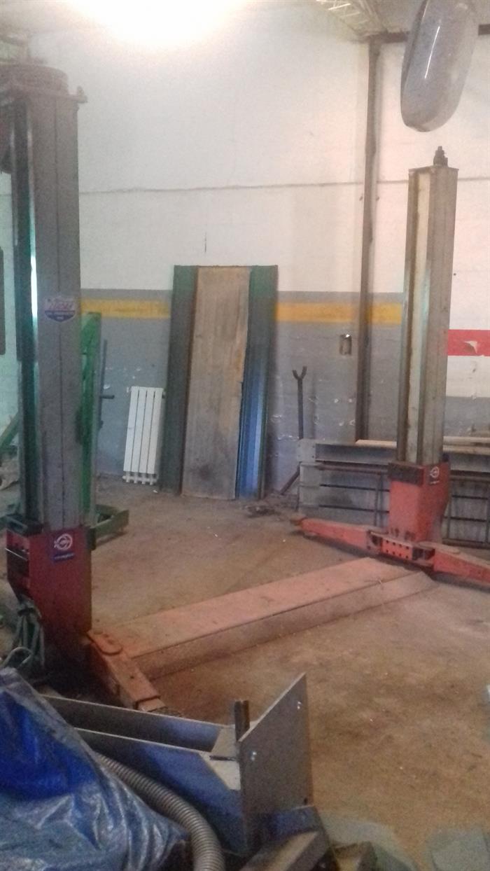Ponte Sollevatore Auto Su Lapulce It Attrezzature E Materiali